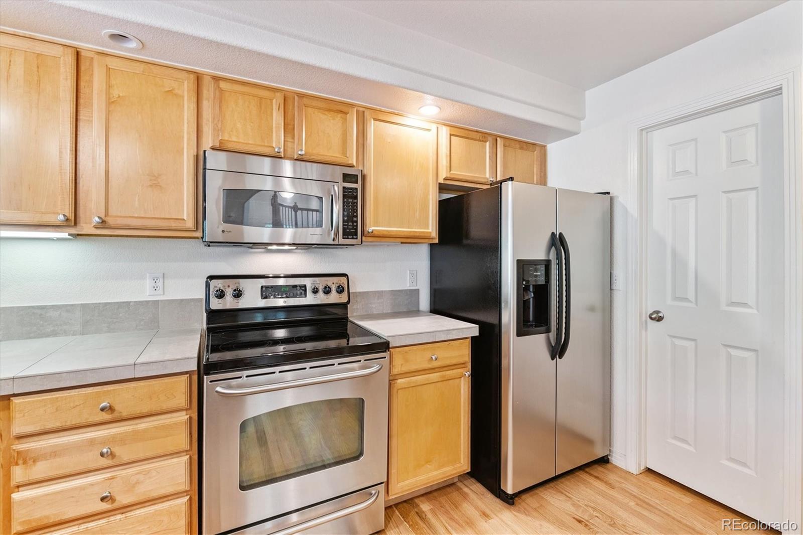 MLS Image #2 for 2330 s salem circle,aurora, Colorado