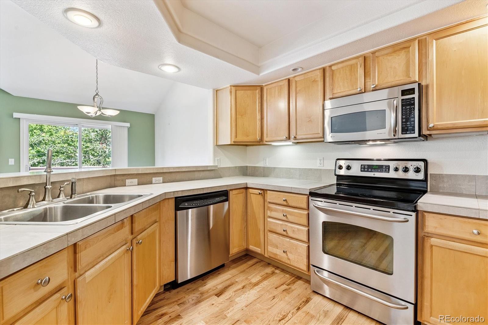 MLS Image #4 for 2330 s salem circle,aurora, Colorado