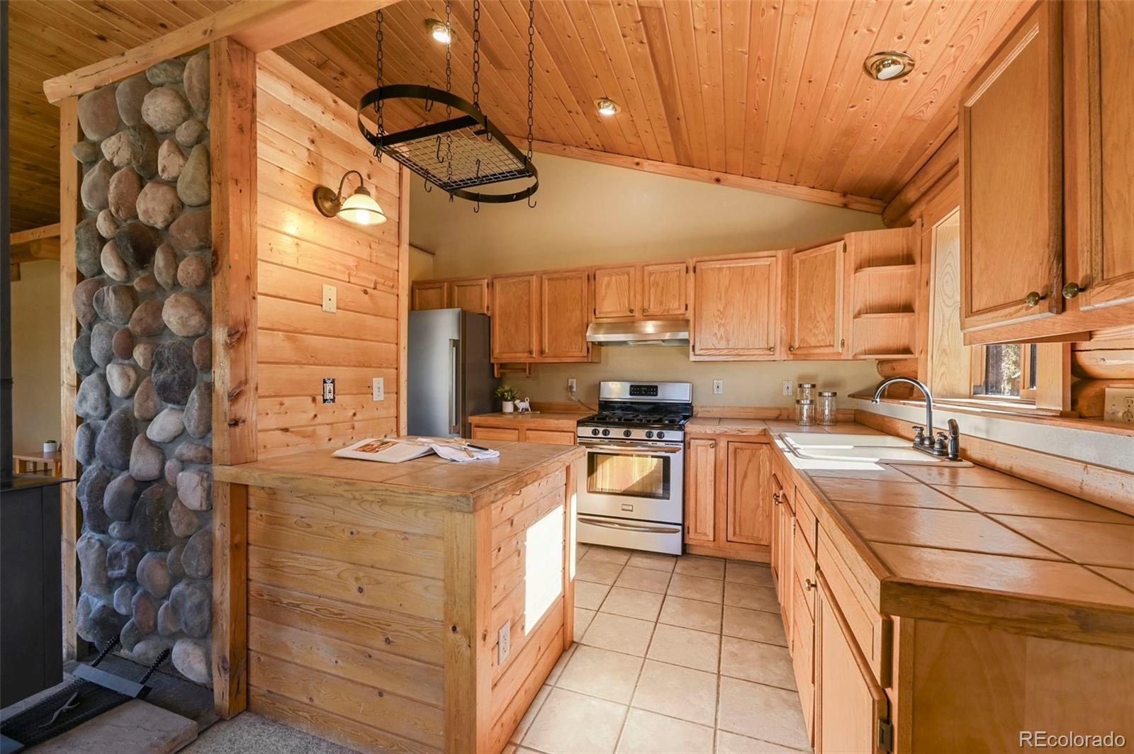 MLS Image #7 for 37  surrey lane,florissant, Colorado