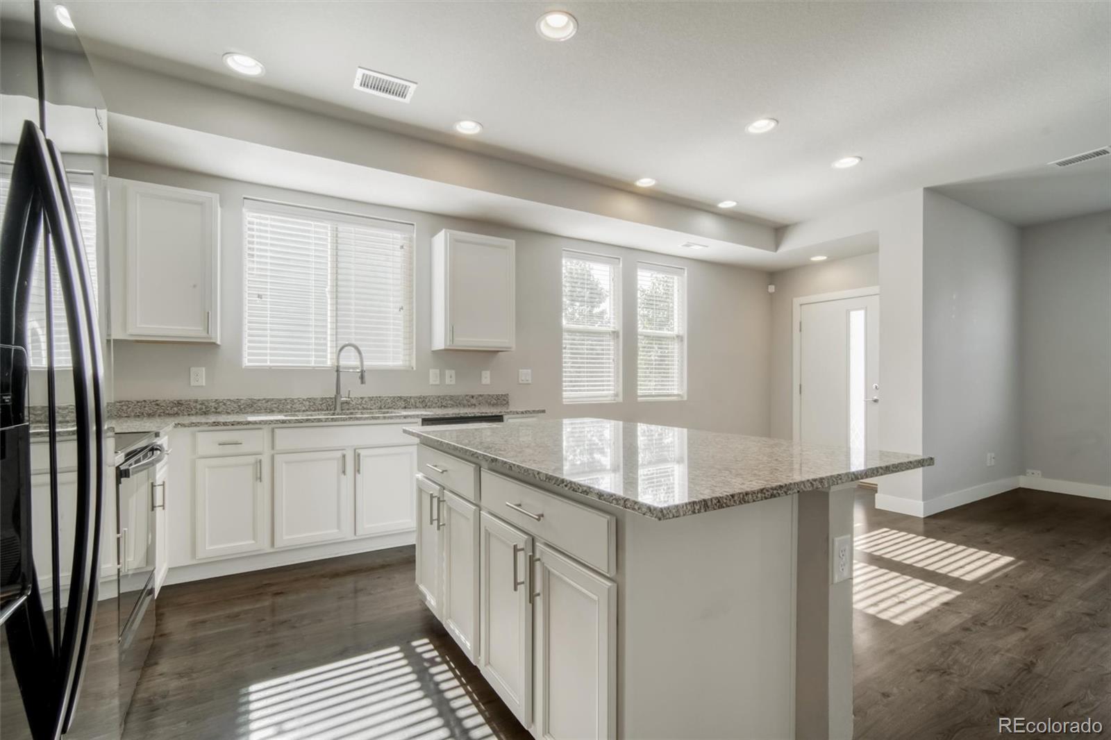 MLS Image #11 for 16069 e elk drive,denver, Colorado