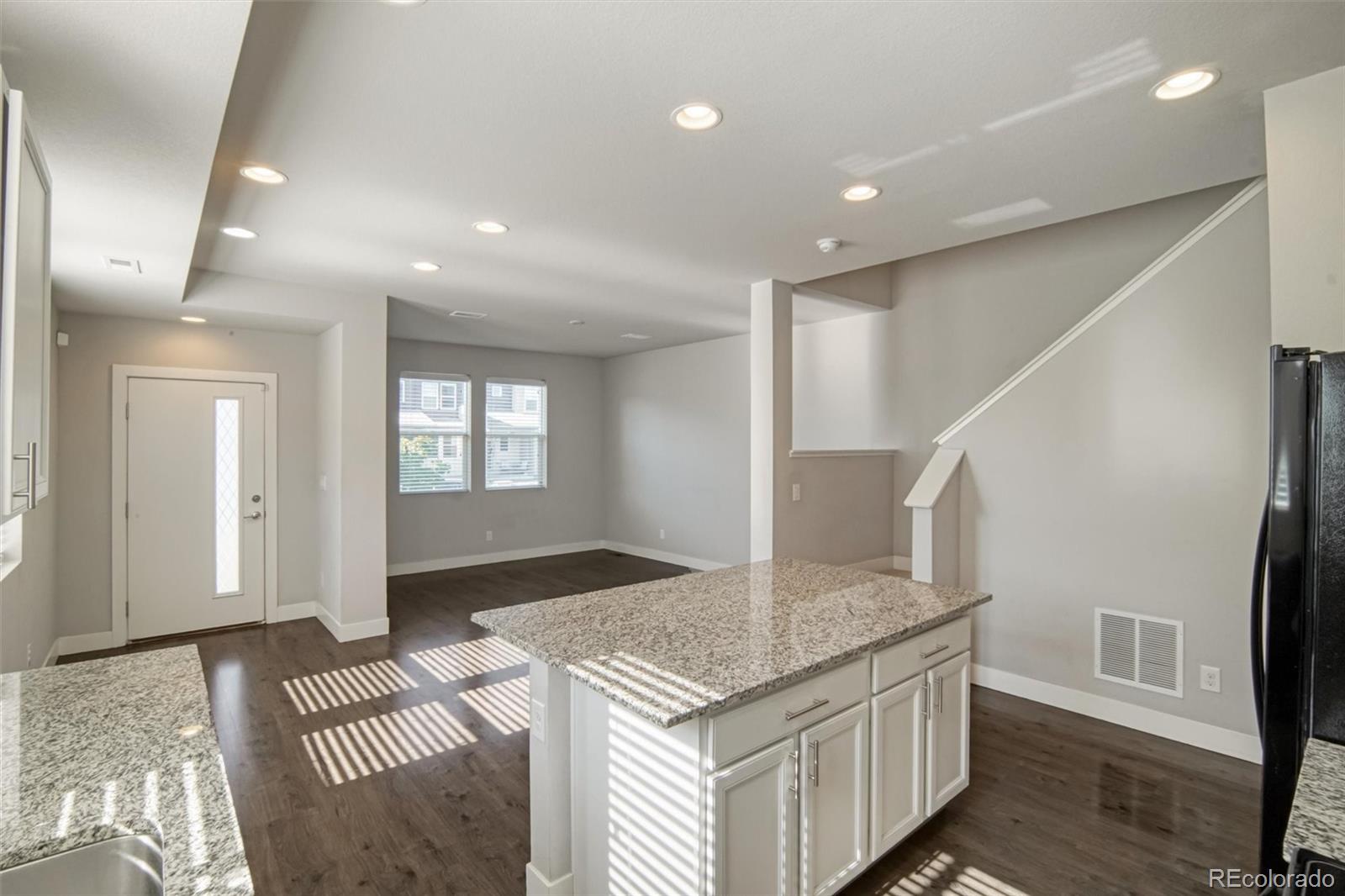 MLS Image #13 for 16069 e elk drive,denver, Colorado