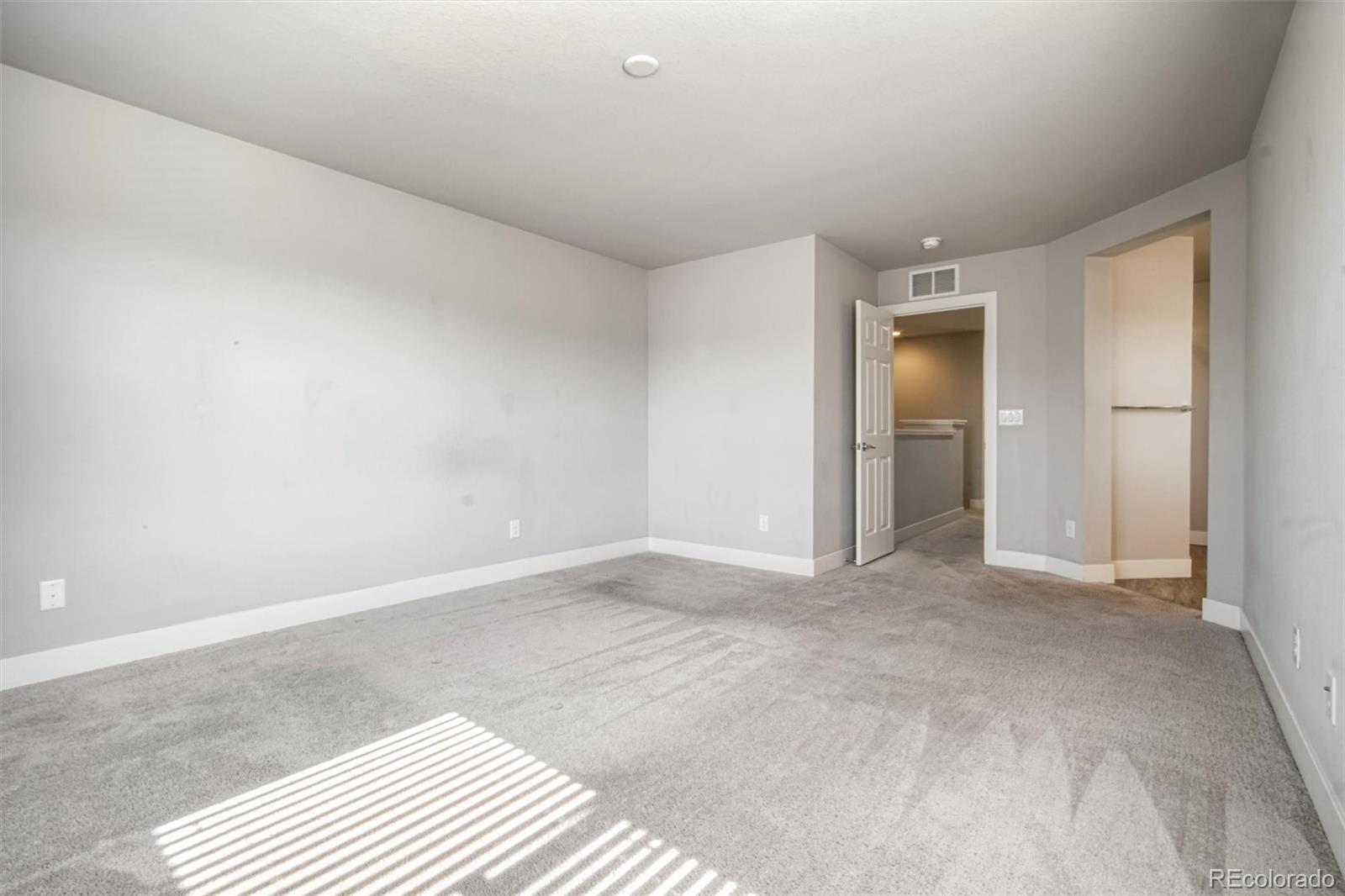 MLS Image #19 for 16069 e elk drive,denver, Colorado