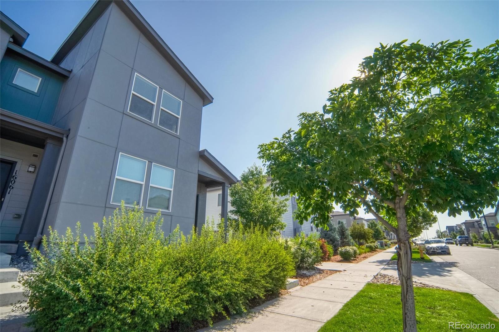 MLS Image #4 for 16069 e elk drive,denver, Colorado