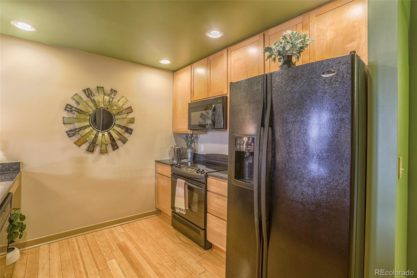 MLS Image #2 for 275 s harrison street 409,denver, Colorado