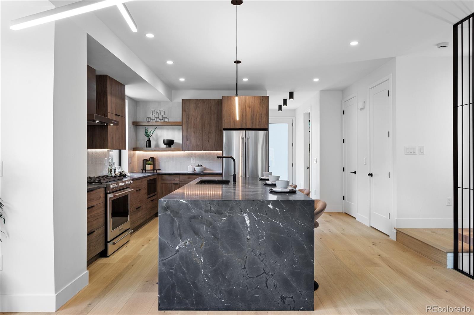 MLS Image #4 for 2478 s cherokee street,denver, Colorado