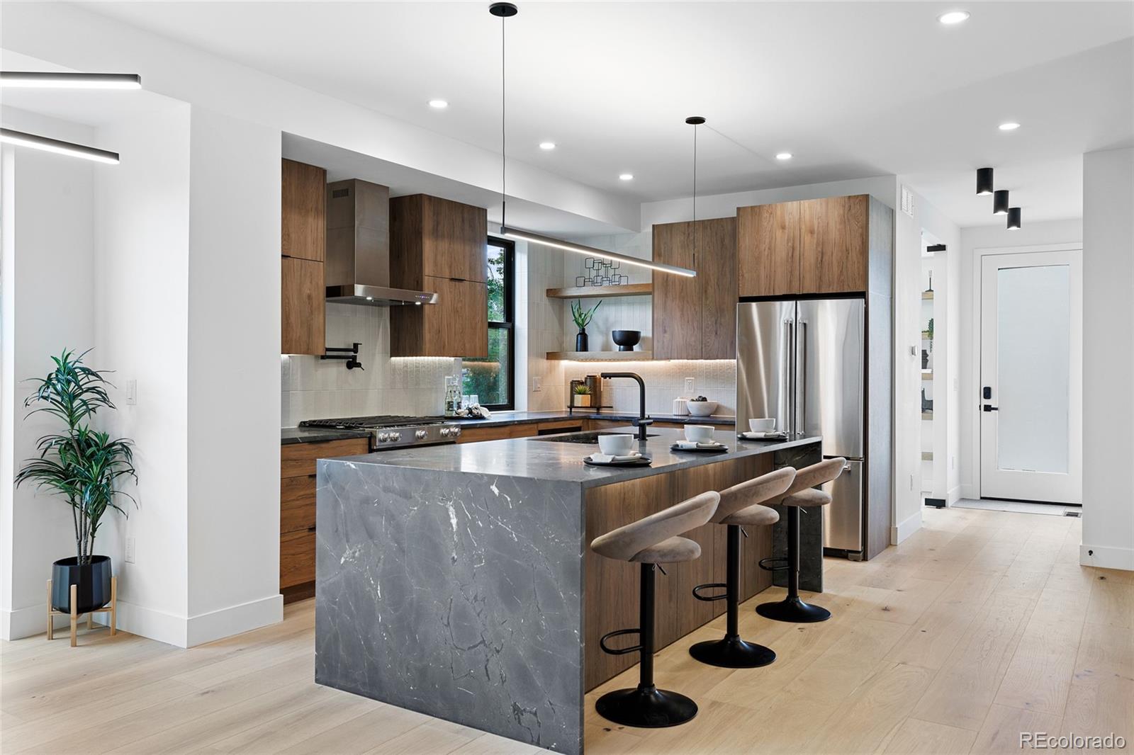 MLS Image #6 for 2478 s cherokee street,denver, Colorado