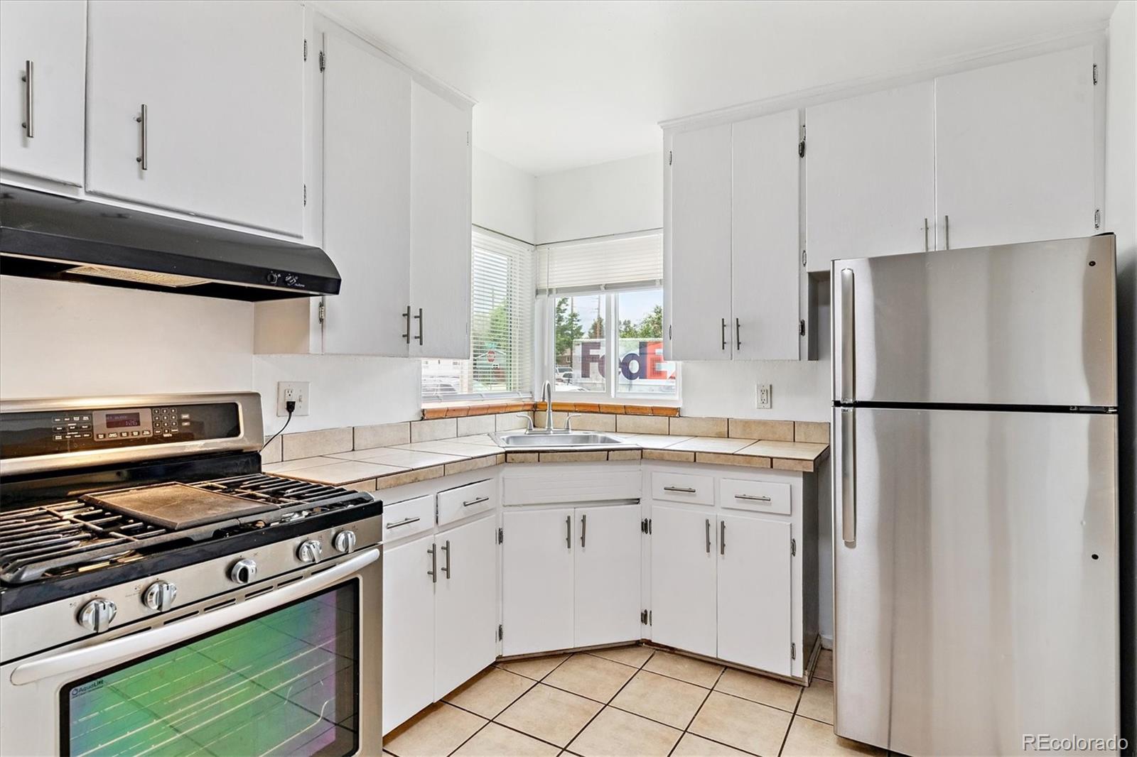 MLS Image #12 for 1708  akron street,aurora, Colorado
