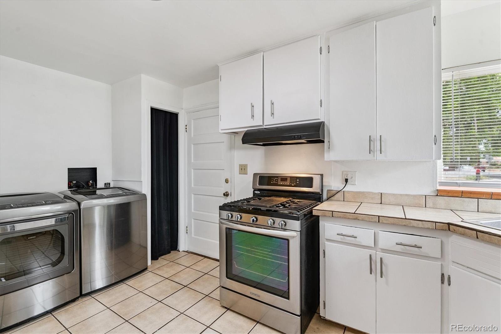 MLS Image #14 for 1708  akron street,aurora, Colorado