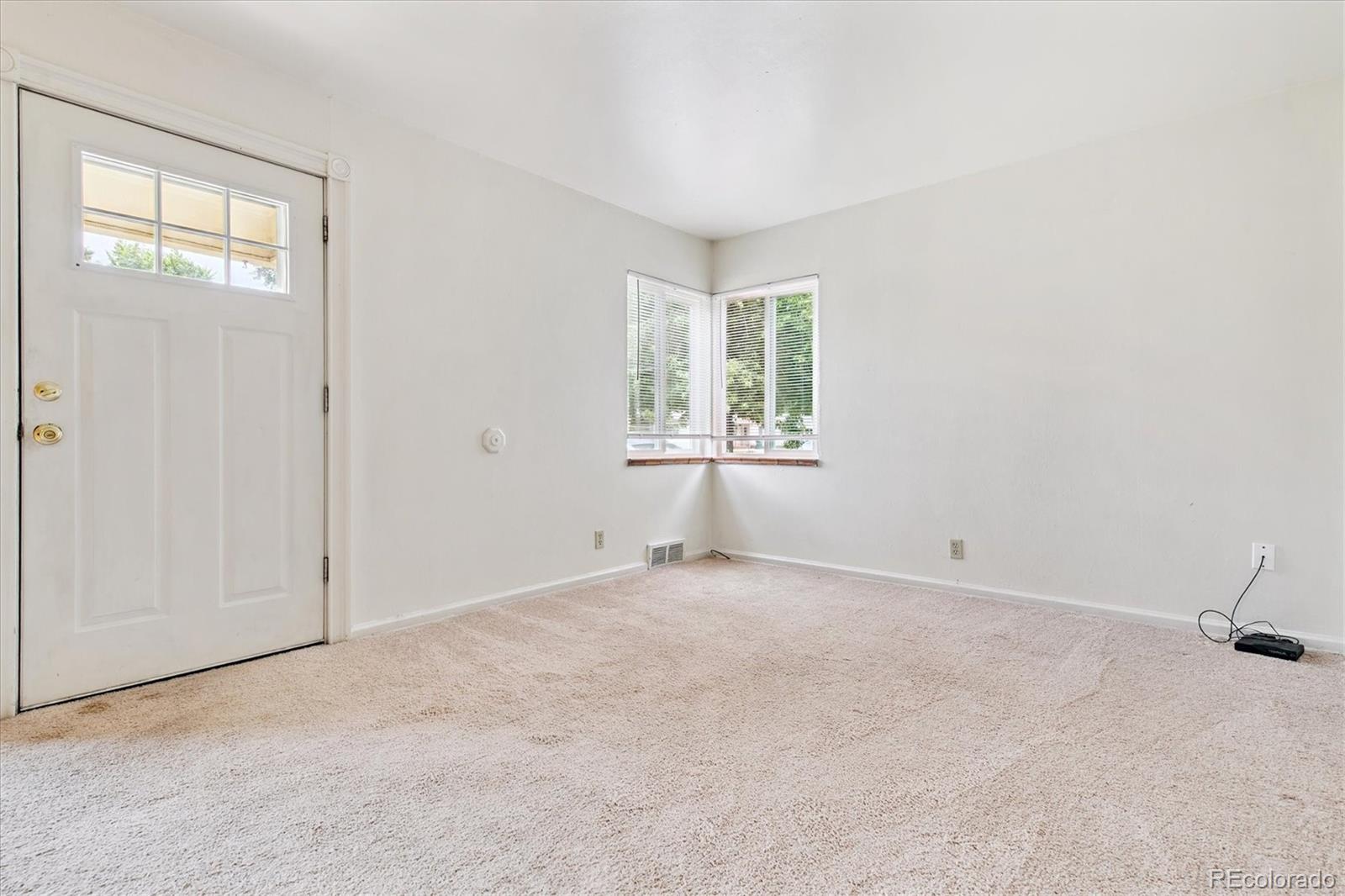 MLS Image #5 for 1708  akron street,aurora, Colorado