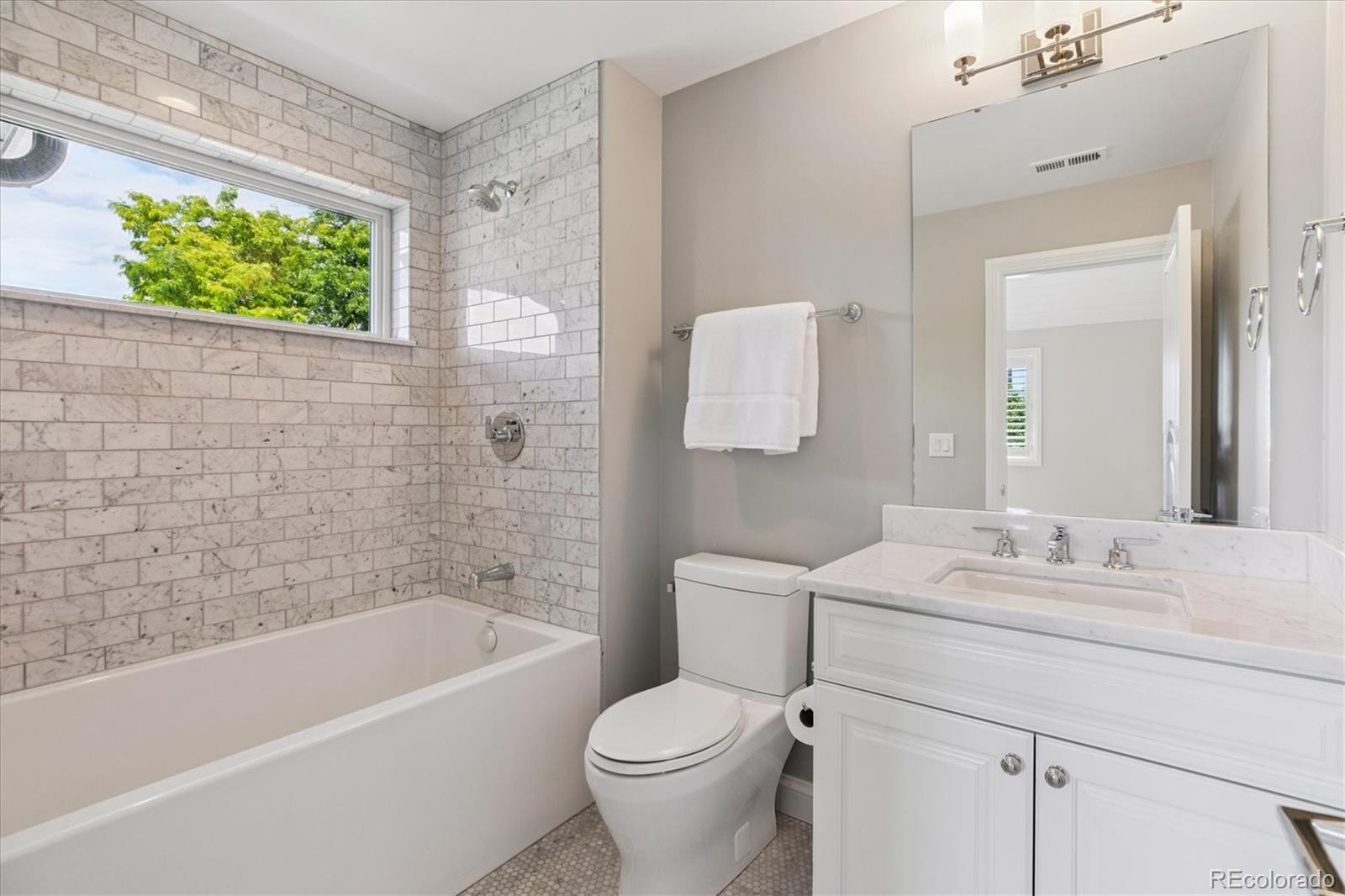 MLS Image #29 for 115 s glencoe ,denver, Colorado