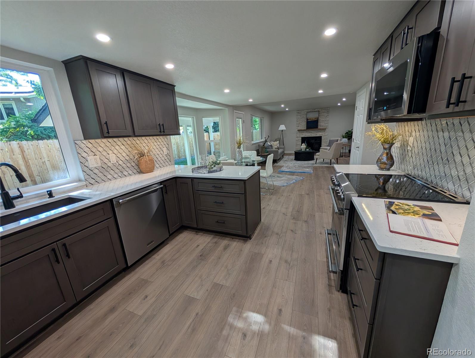 MLS Image #4 for 8129 s yukon street,littleton, Colorado