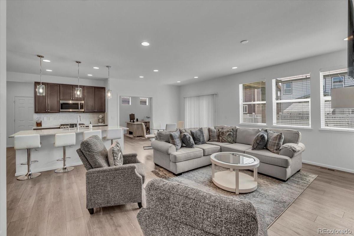 MLS Image #10 for 6591 n ceylon street,denver, Colorado