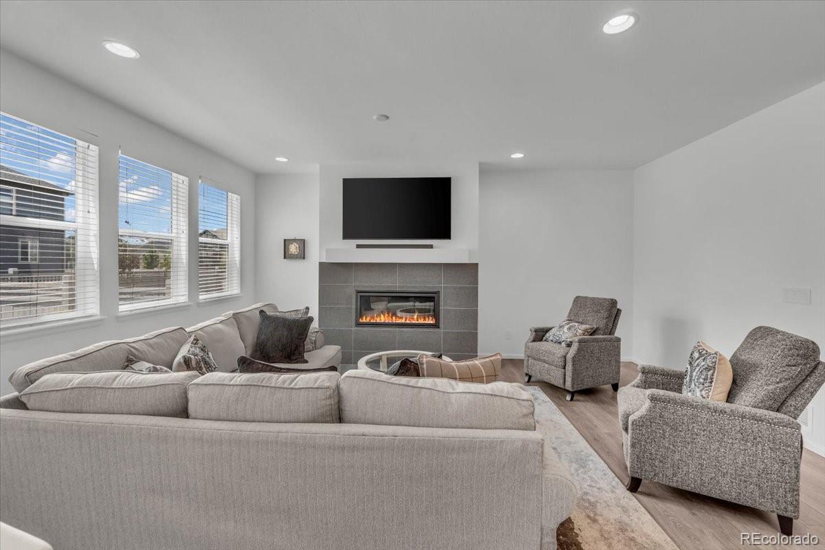 MLS Image #11 for 6591 n ceylon street,denver, Colorado