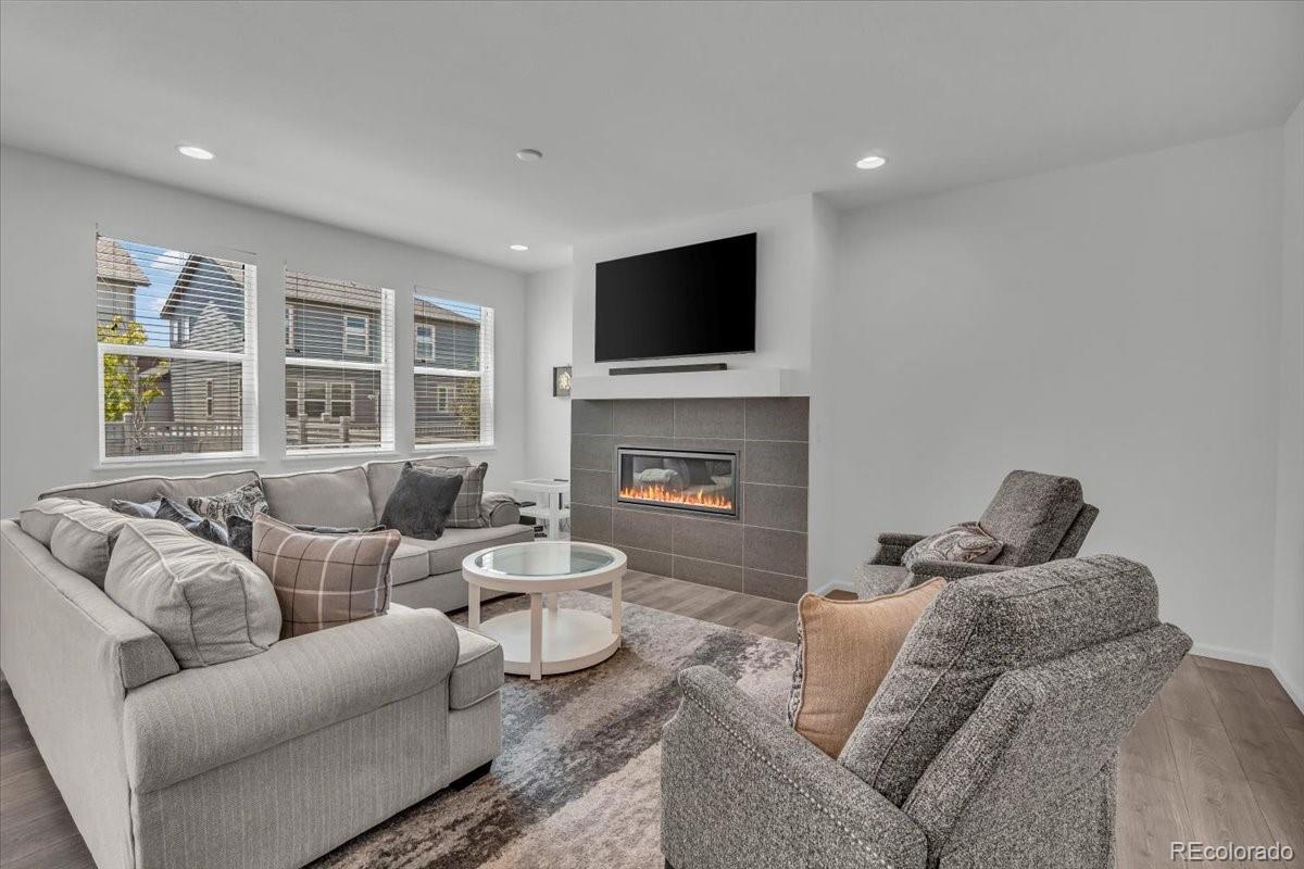 MLS Image #12 for 6591 n ceylon street,denver, Colorado