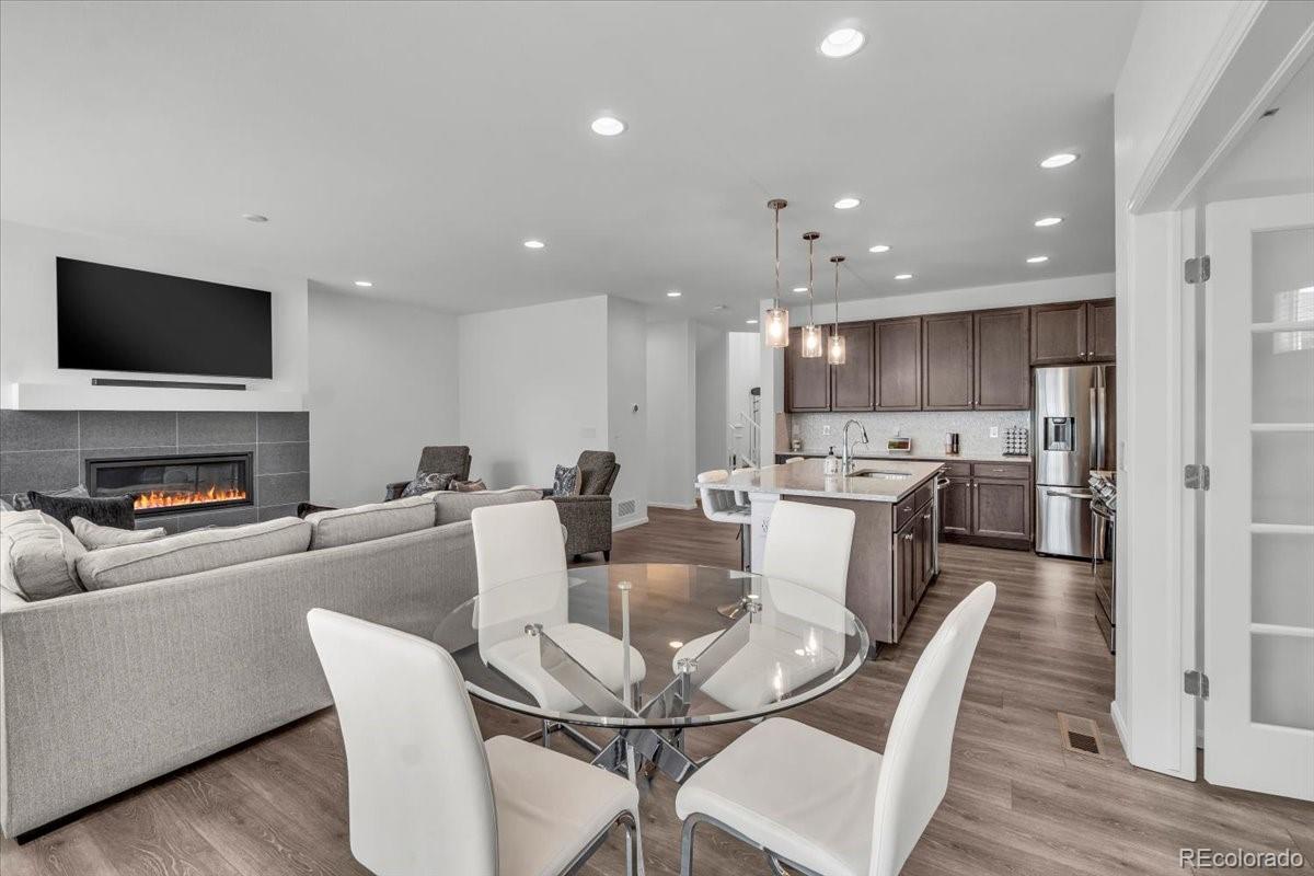 MLS Image #14 for 6591 n ceylon street,denver, Colorado
