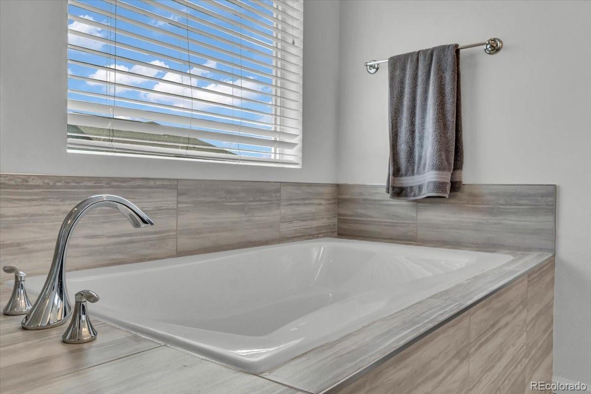 MLS Image #24 for 6591 n ceylon street,denver, Colorado