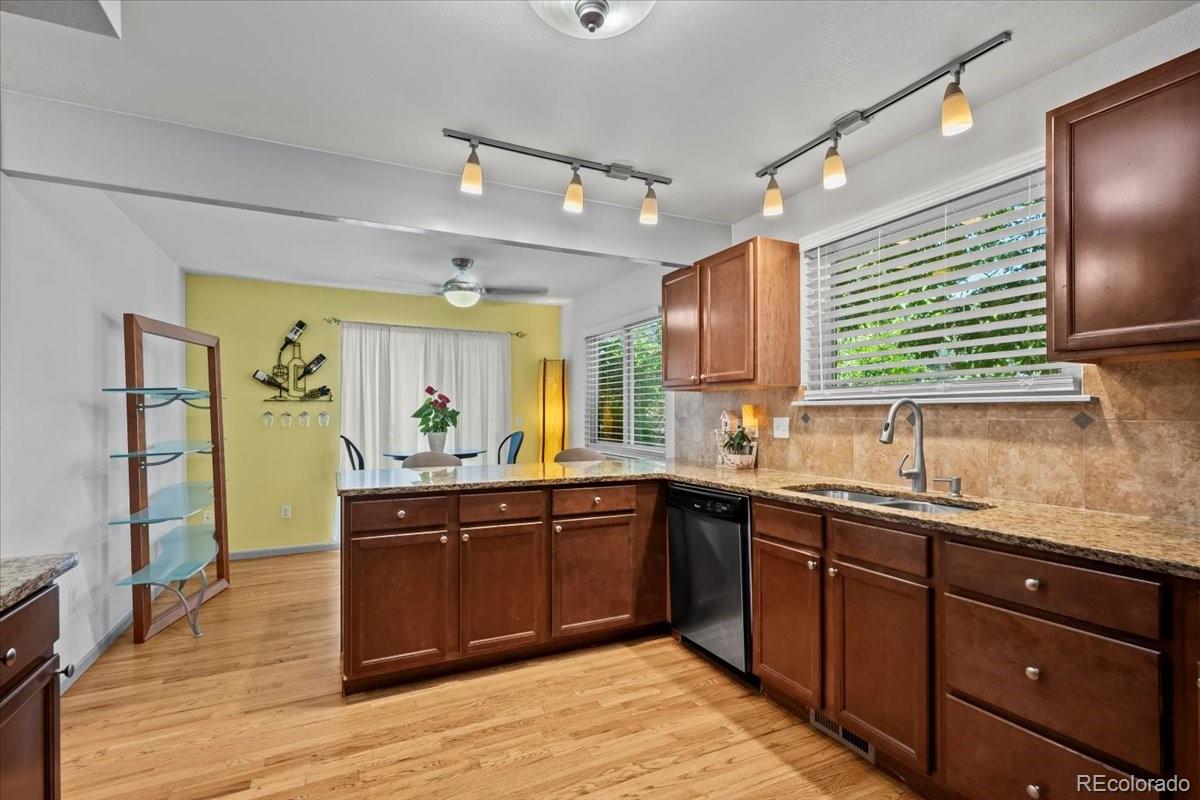 MLS Image #10 for 8060  meadowdale square,niwot, Colorado