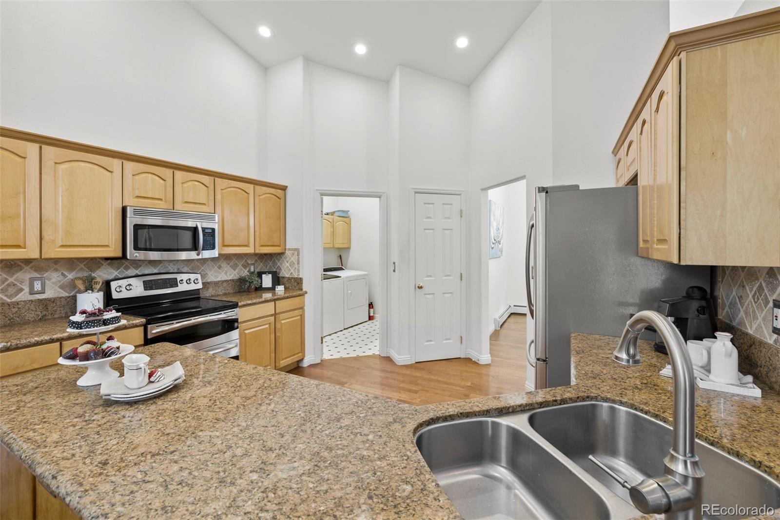 MLS Image #8 for 10  desert inn way,colorado springs, Colorado