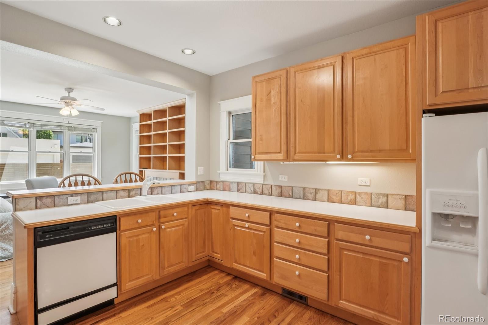 MLS Image #10 for 2360 s milwaukee street,denver, Colorado