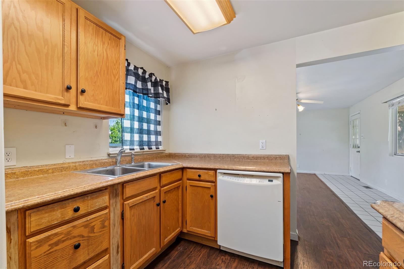MLS Image #10 for 1049  galena street,aurora, Colorado