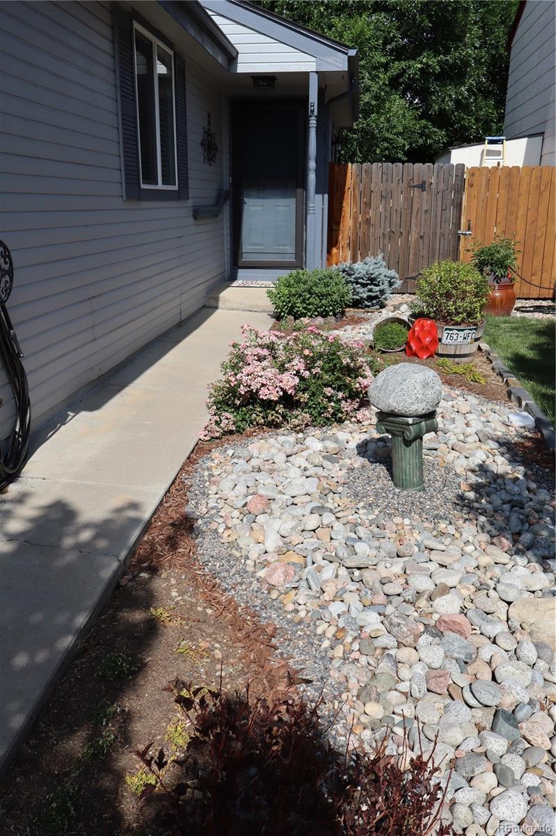 MLS Image #2 for 7988 s johnson court,littleton, Colorado