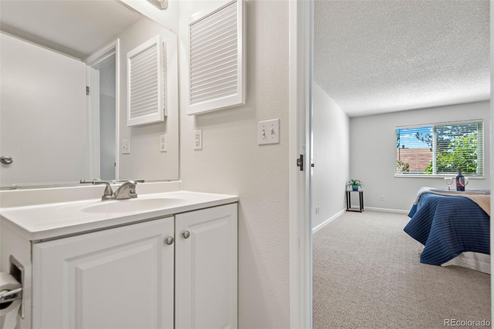 MLS Image #13 for 943 s zeno way 102,aurora, Colorado