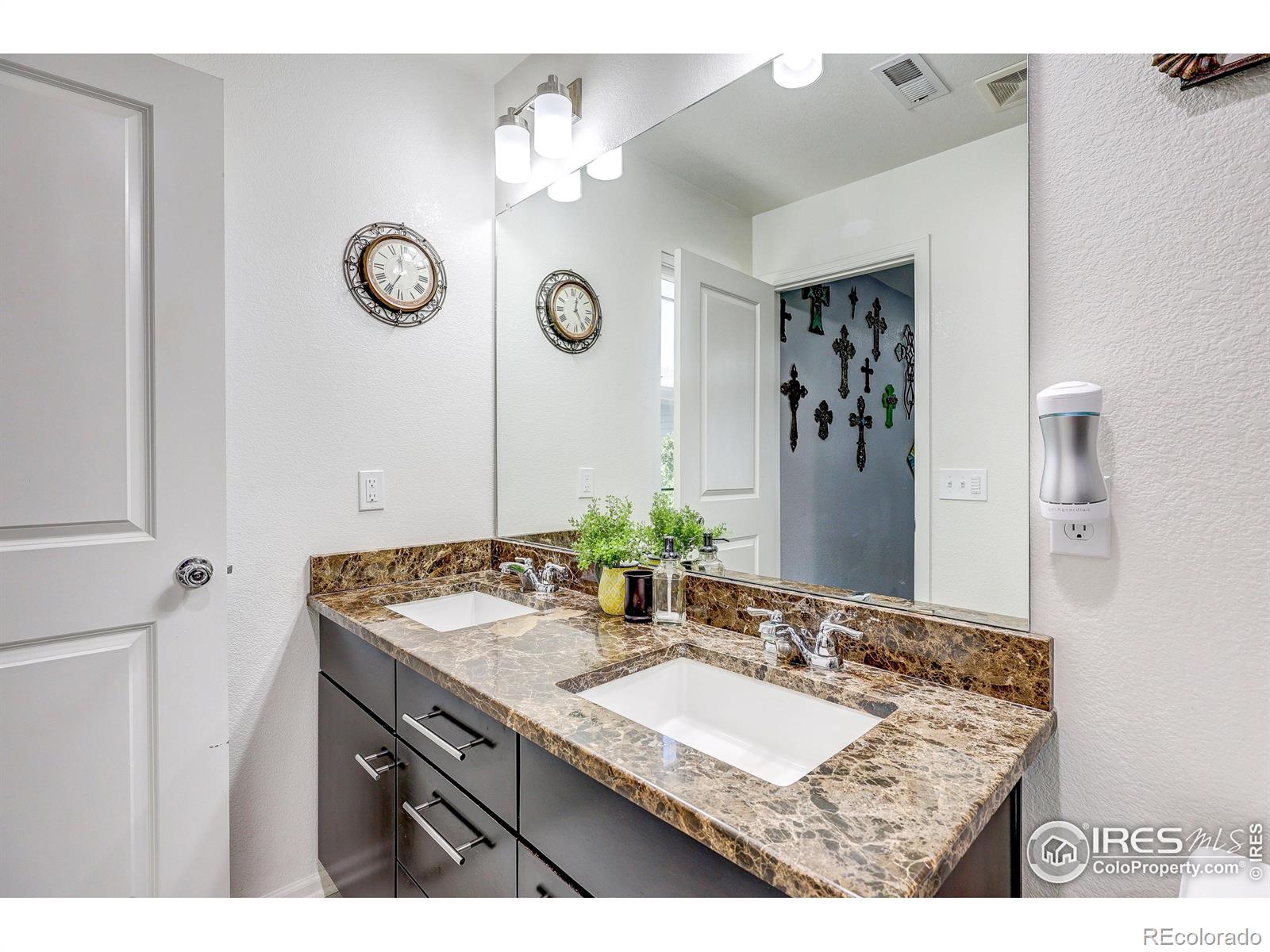 MLS Image #23 for 8321 e 33rd avenue,denver, Colorado