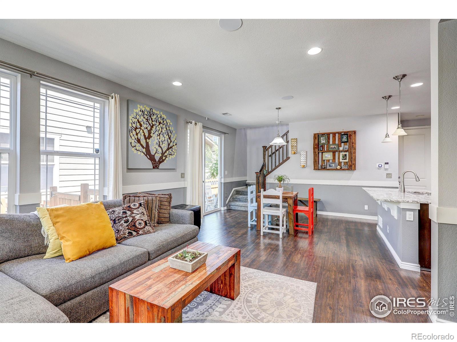 MLS Image #6 for 8321 e 33rd avenue,denver, Colorado