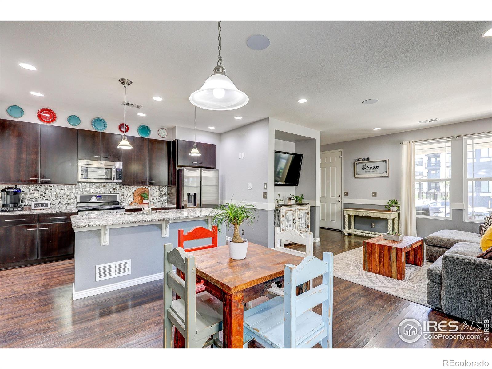 MLS Image #8 for 8321 e 33rd avenue,denver, Colorado