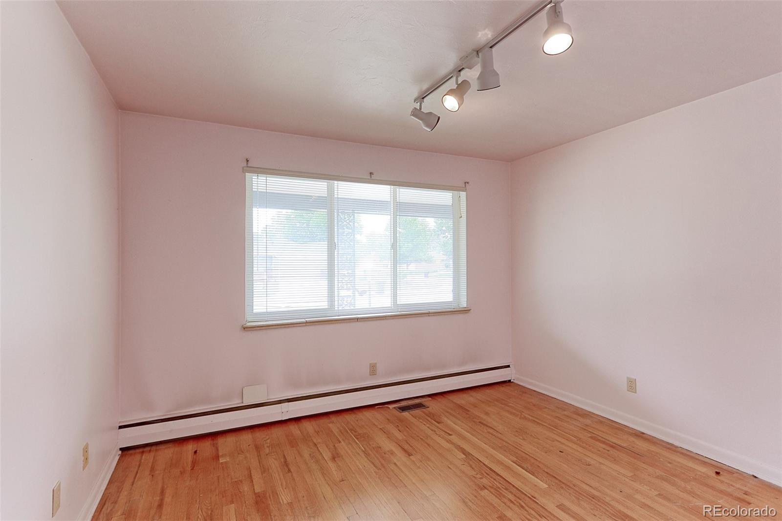 MLS Image #11 for 353 s niagara street,denver, Colorado