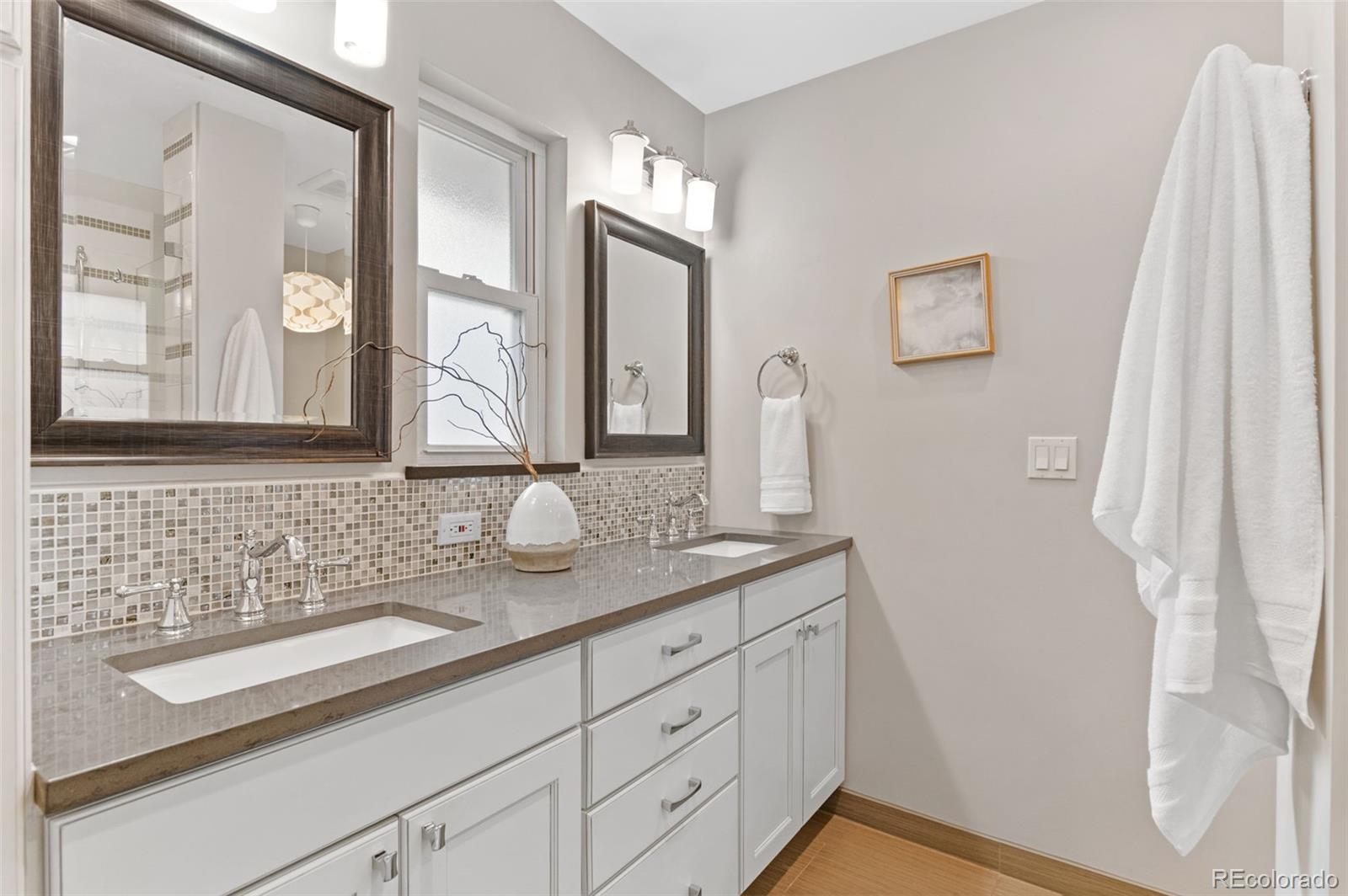 MLS Image #20 for 2717 s langley court,denver, Colorado