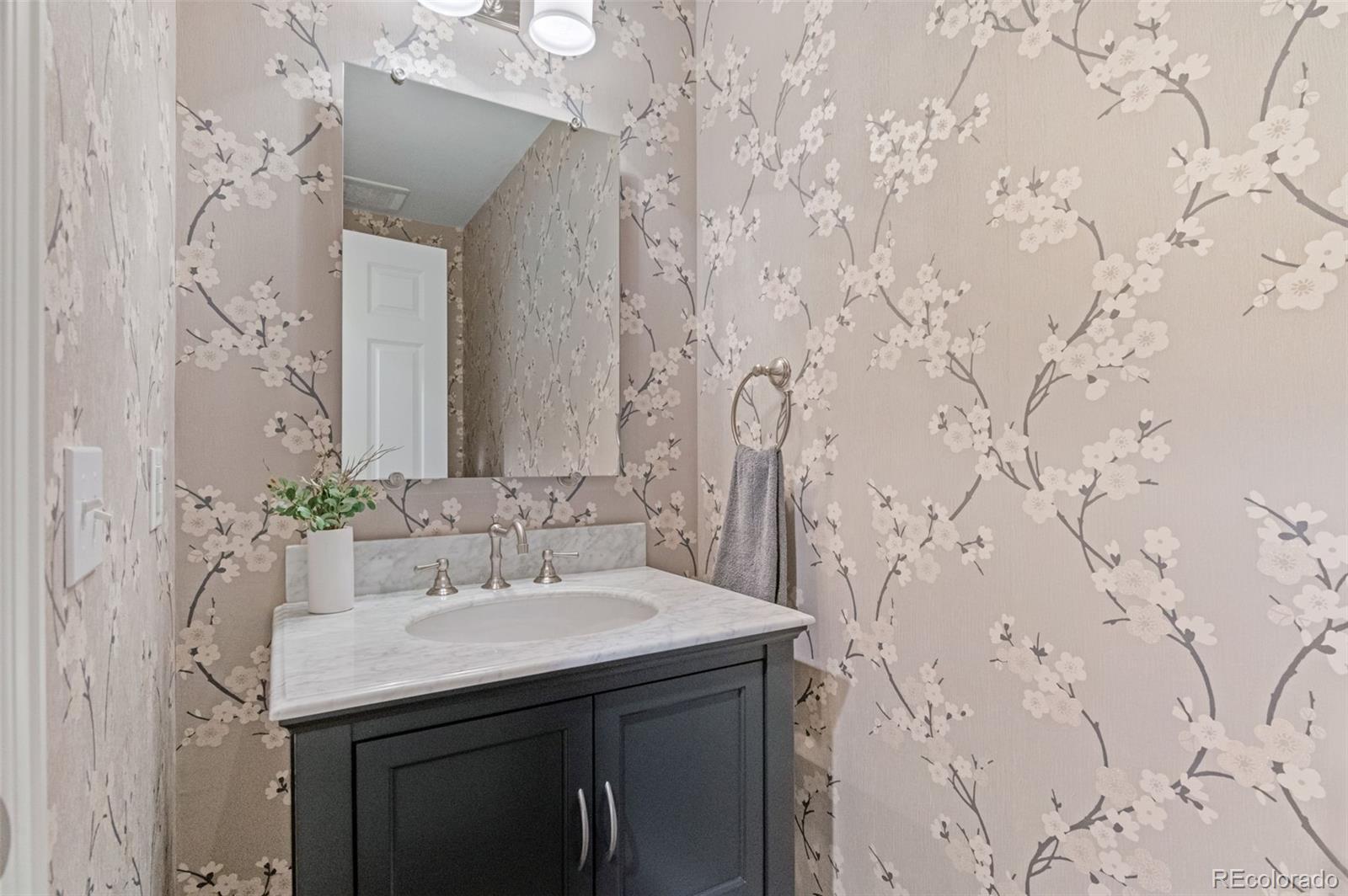 MLS Image #27 for 2717 s langley court,denver, Colorado