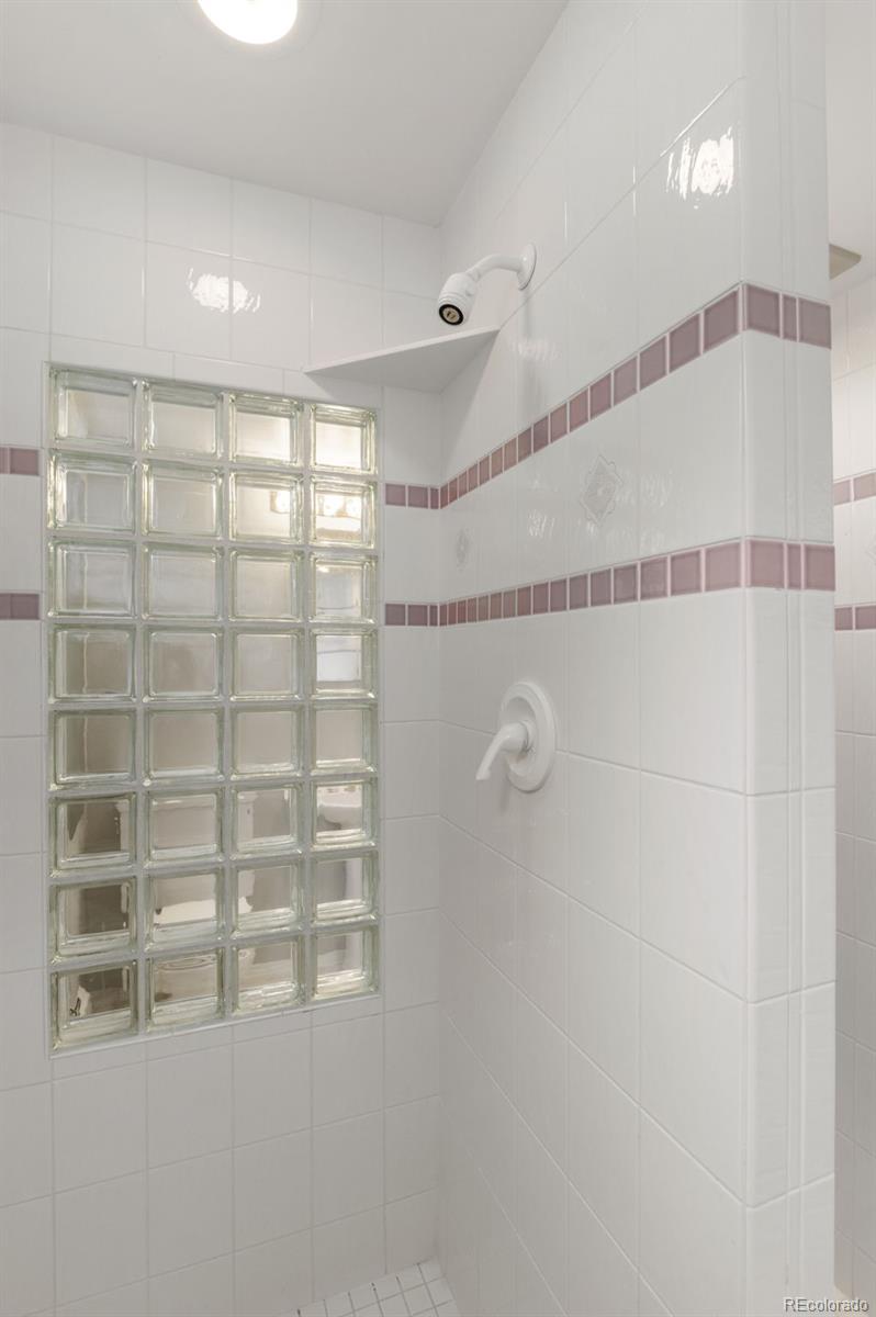 MLS Image #33 for 2717 s langley court,denver, Colorado