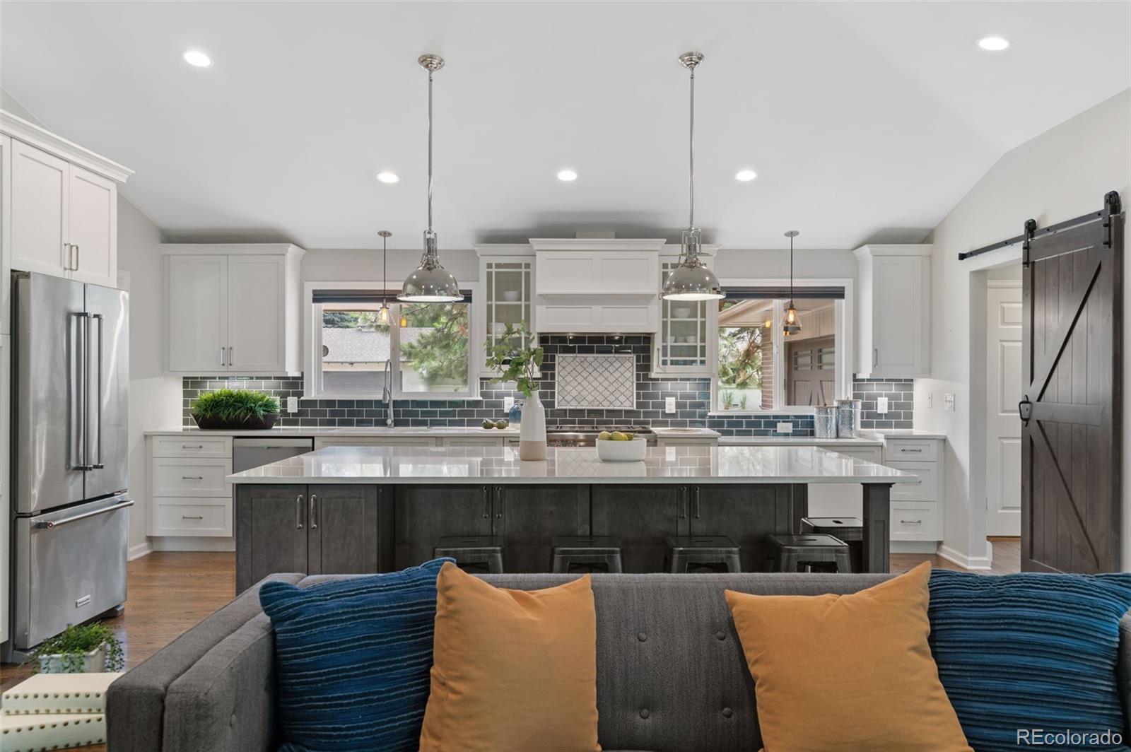 MLS Image #6 for 2717 s langley court,denver, Colorado