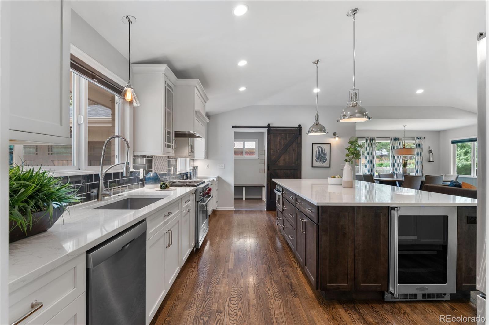 MLS Image #7 for 2717 s langley court,denver, Colorado
