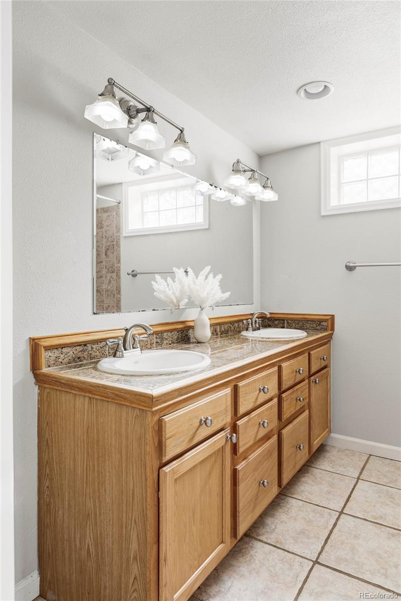 MLS Image #22 for 2970  leyden street,denver, Colorado