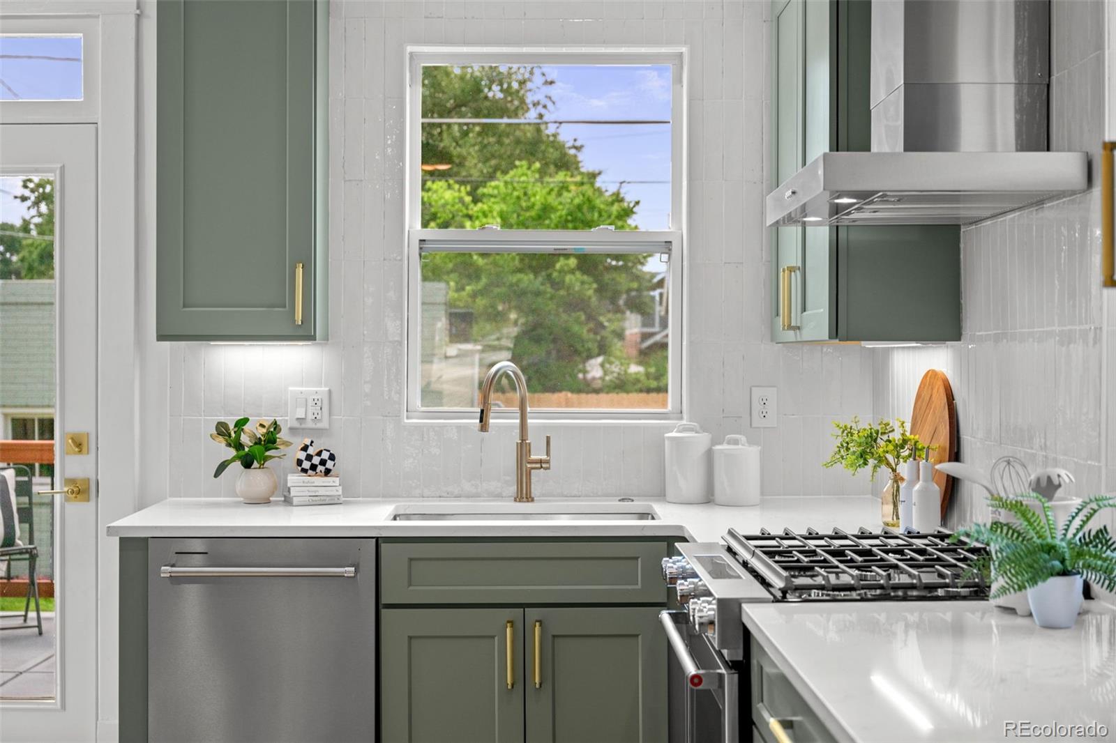 MLS Image #21 for 1168  jackson street,denver, Colorado