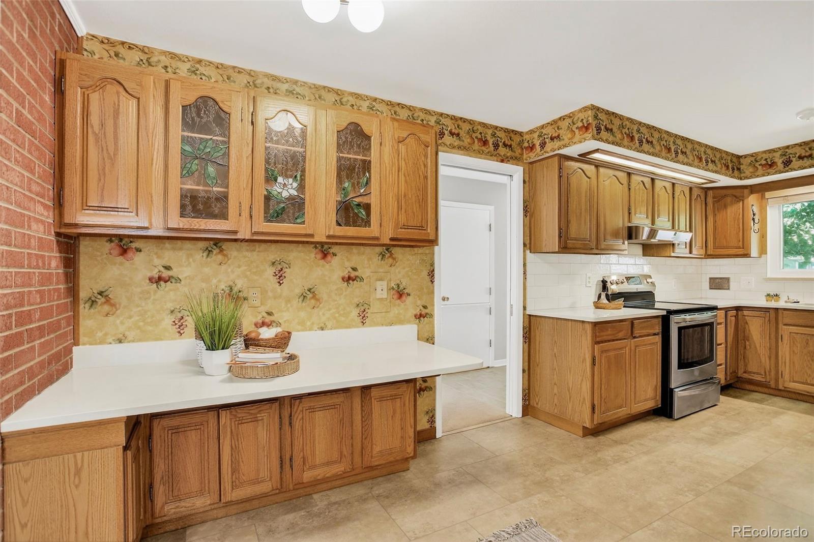 MLS Image #10 for 2920 s york street,denver, Colorado