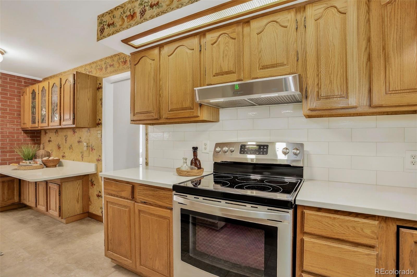 MLS Image #8 for 2920 s york street,denver, Colorado