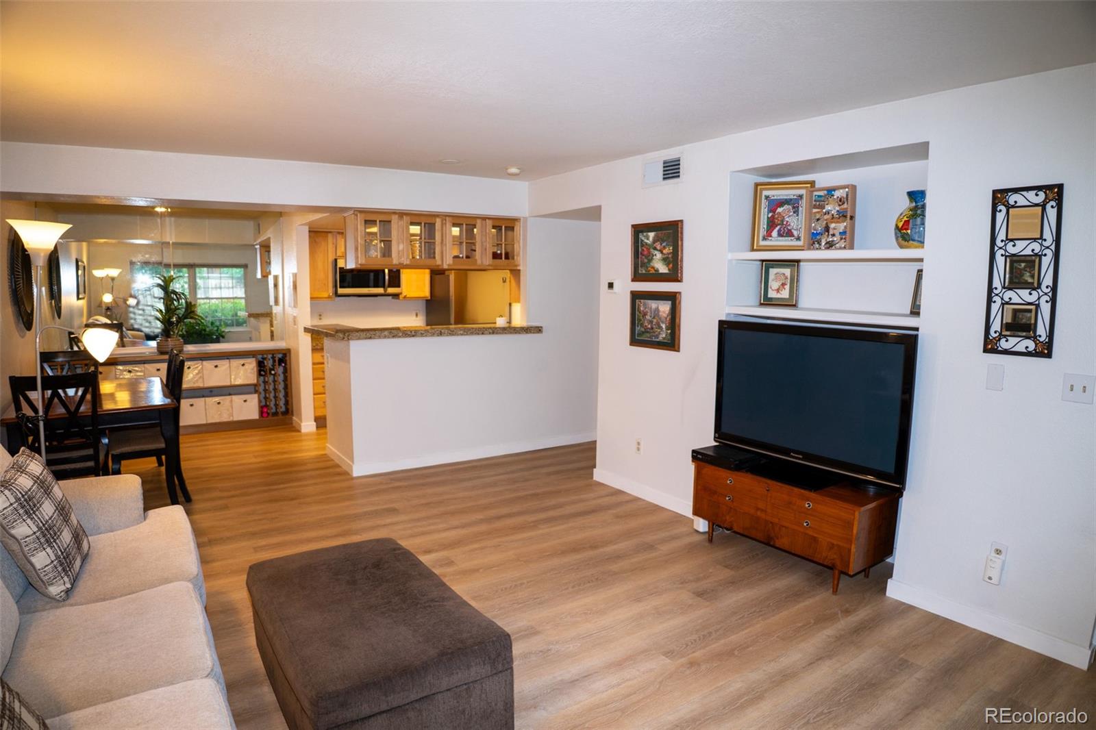 MLS Image #8 for 9263 e arbor circle,englewood, Colorado