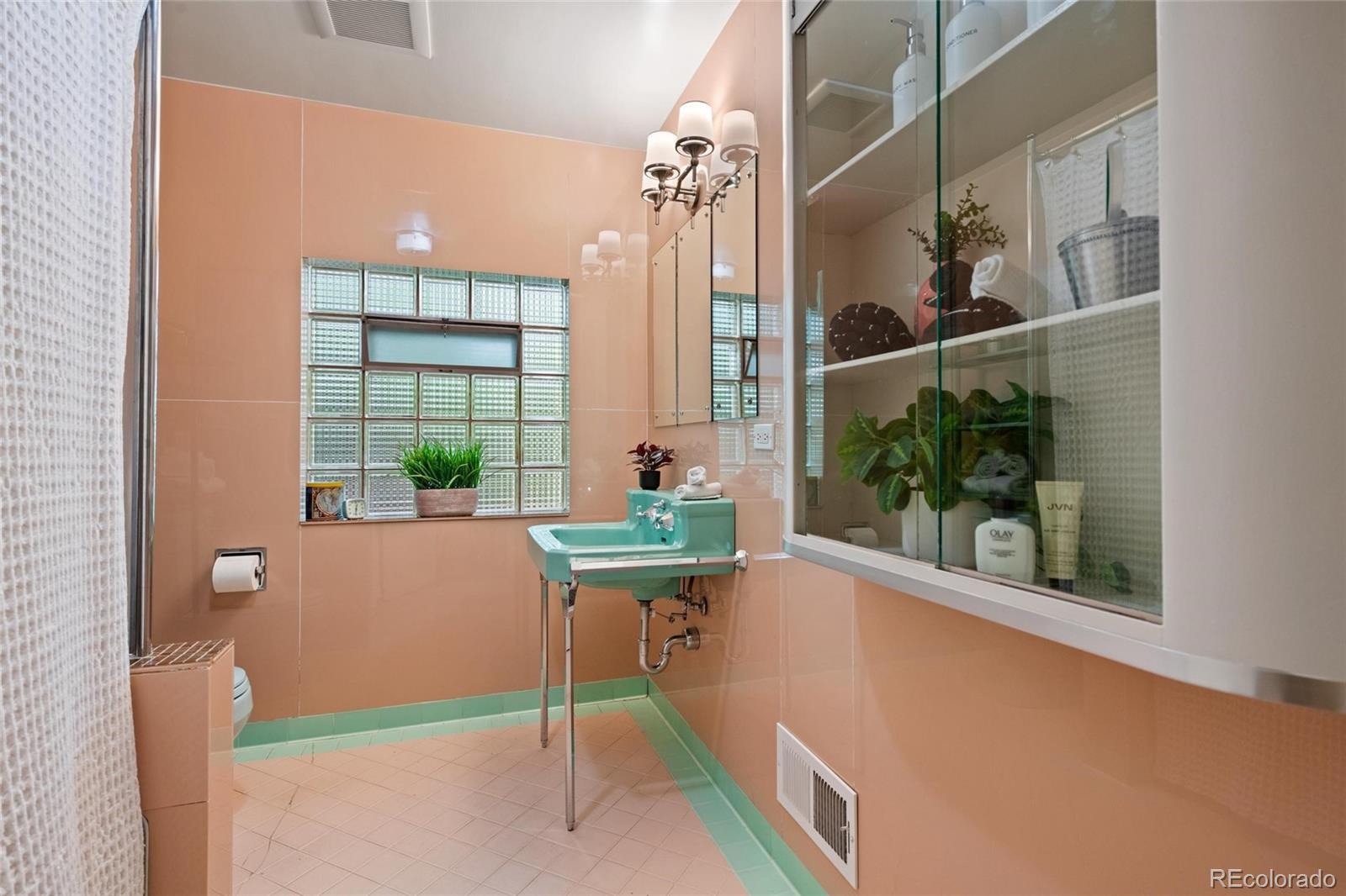 MLS Image #14 for 1380  fairfax street,denver, Colorado
