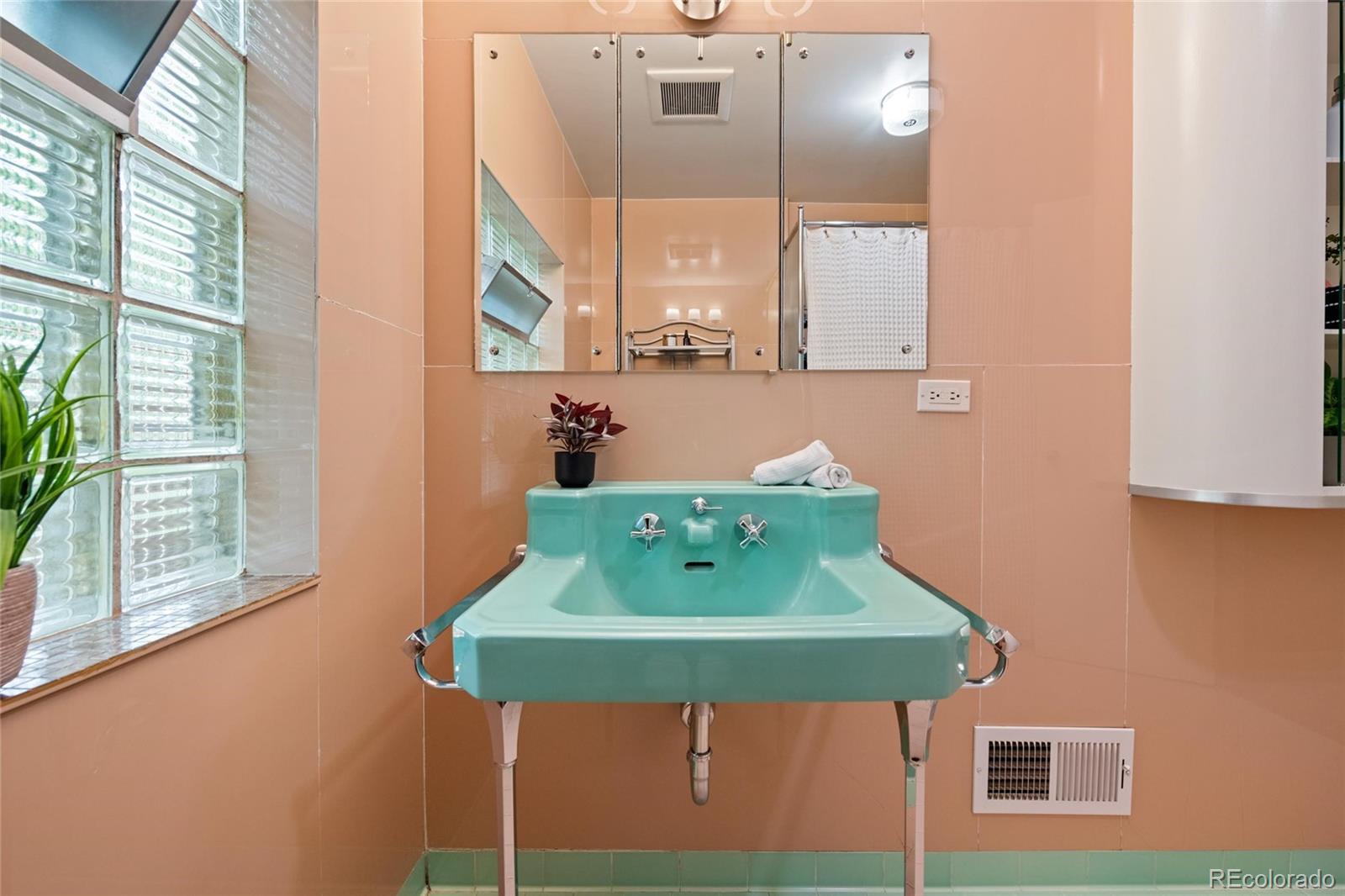 MLS Image #15 for 1380  fairfax street,denver, Colorado