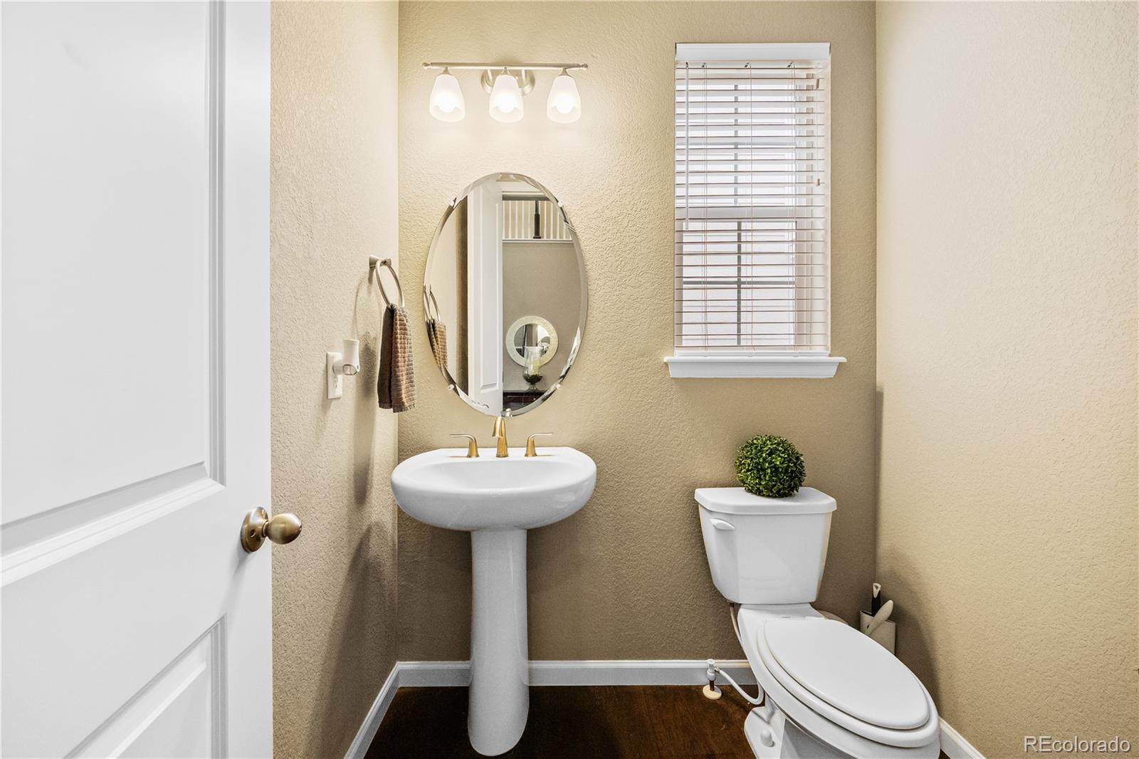 MLS Image #13 for 27746 e frost place,aurora, Colorado