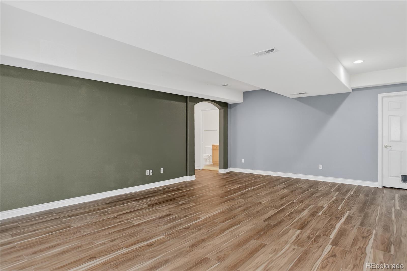 MLS Image #15 for 5926 s elkhart court,centennial, Colorado