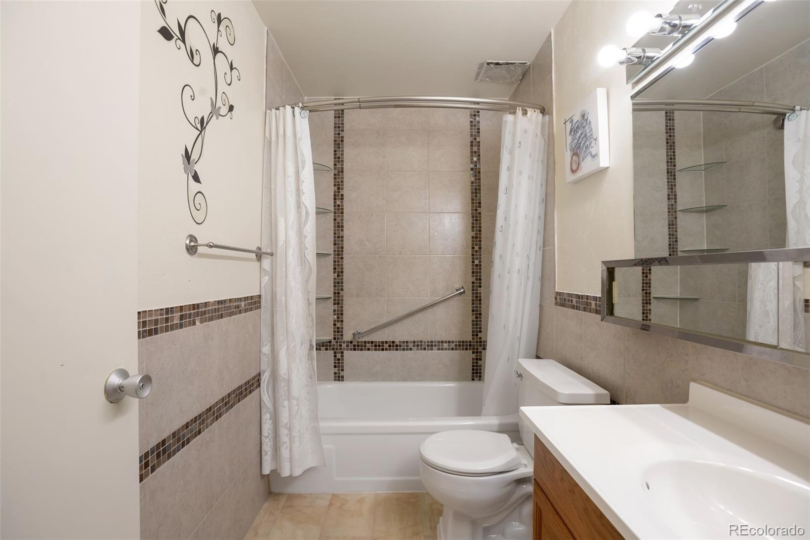 MLS Image #12 for 675 s alton way 3d,denver, Colorado