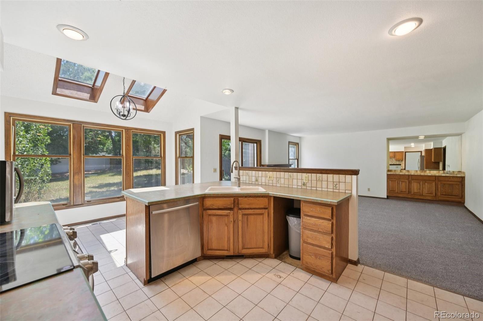 MLS Image #16 for 11210  quivas loop,denver, Colorado