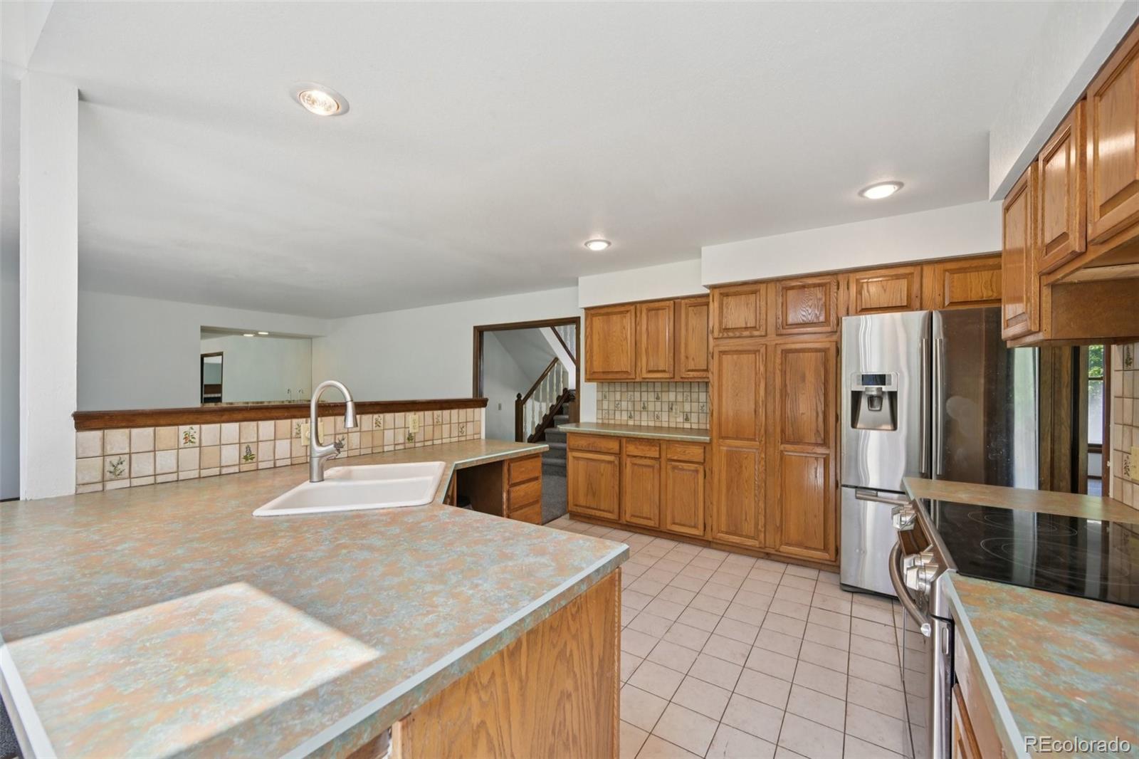 MLS Image #18 for 11210  quivas loop,denver, Colorado