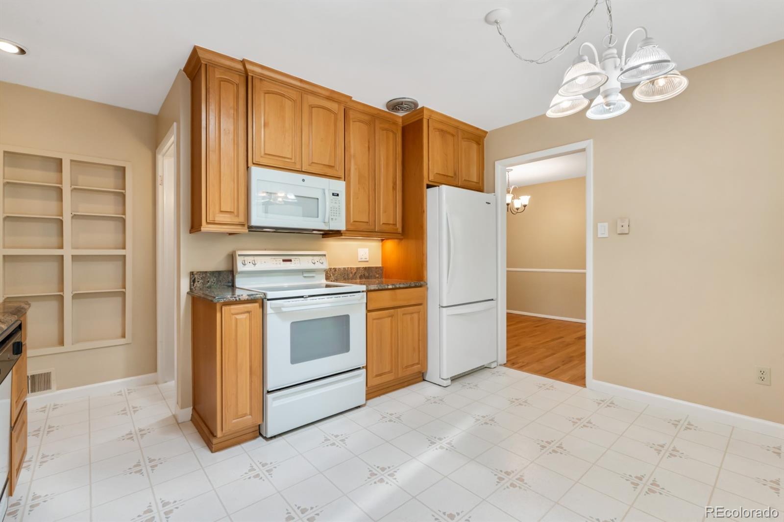 MLS Image #11 for 2698 s niagara street,denver, Colorado