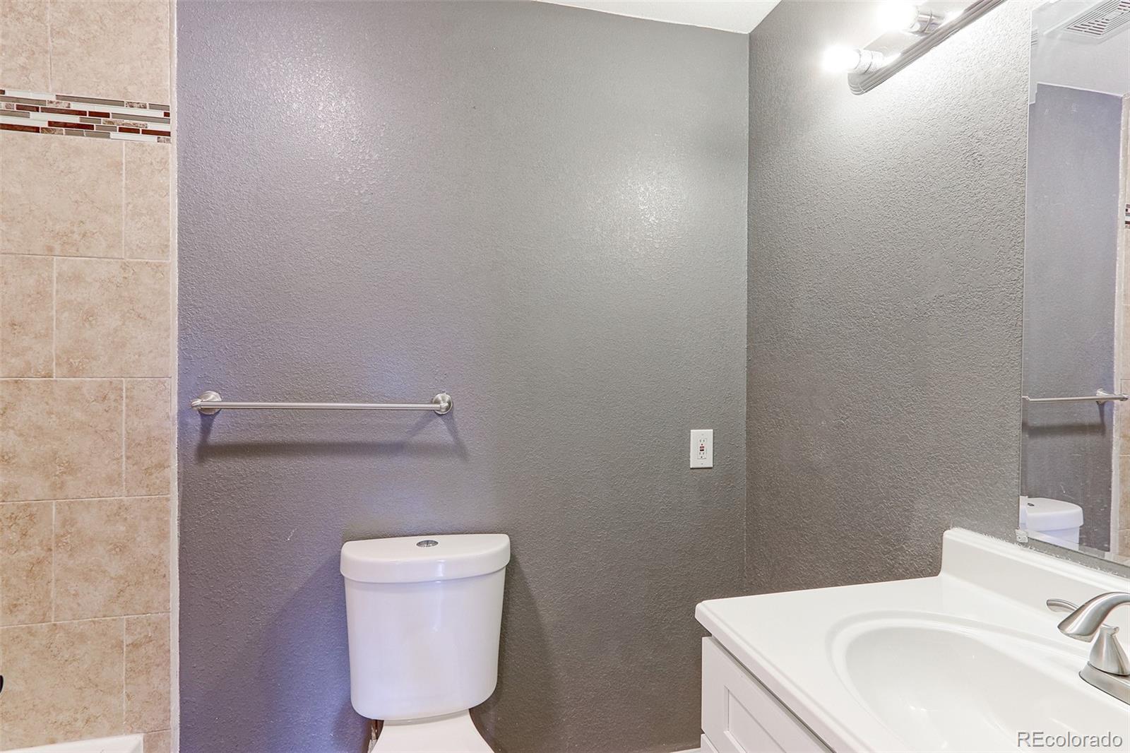 MLS Image #11 for 14204 e 1st drive,aurora, Colorado