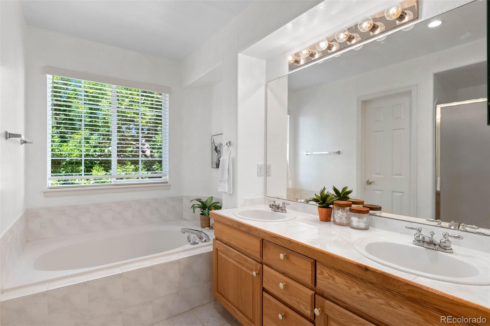 MLS Image #19 for 12502 e harvard circle,aurora, Colorado